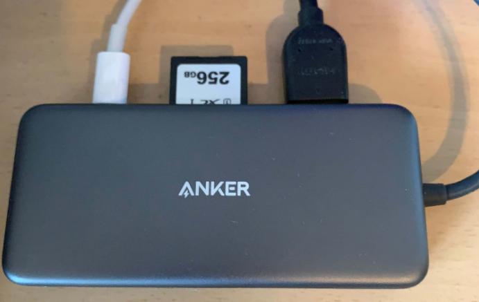 Anker PowerExpand+ 7-in-1 USB-C PD イーサネット ハブ使用シーン